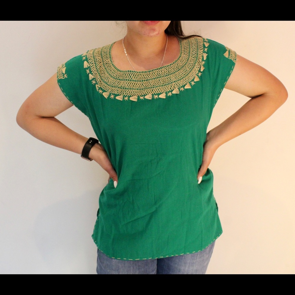 Green artesanal shirt